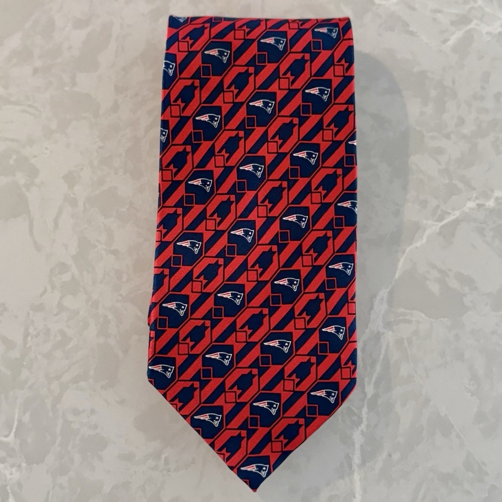 New England‎ Patriots NFL Official Men's Neck Tie 100% Silk